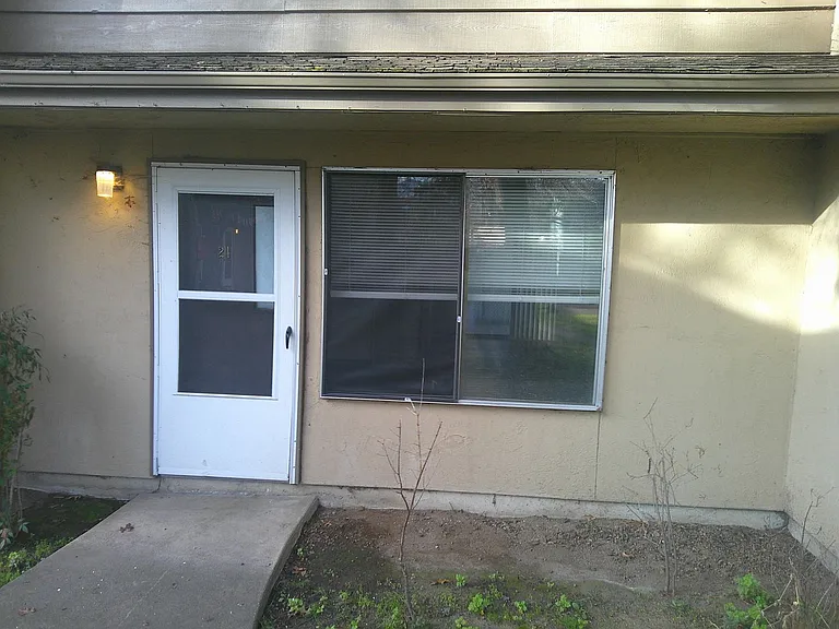 102 Garfield St #21 — Photo 1