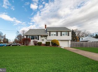 401 Parkview Dr, Mount Holly, NJ 08060