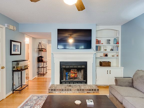 3rd image of 526 Thomas Jefferson Cir