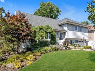 338 W Henrietta Ave, Oceanside, NY 11572