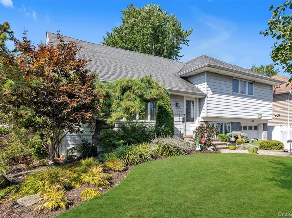 338 W Henrietta Avenue, Oceanside, NY 11572