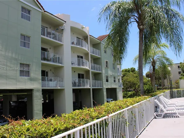 8200 SW 210th St APT 308, Cutler Bay, FL 33189