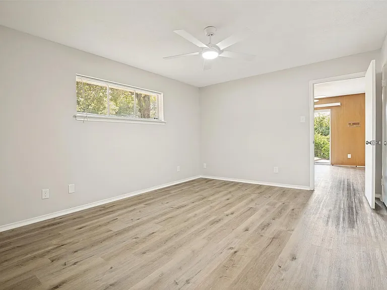 7003 Kingsbury Dr — Photo 5
