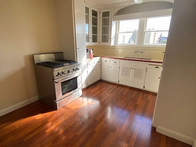 32 Alameda Ave — Photo 8
