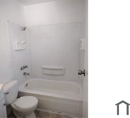 2nd image of 2423 Boxwood St APT 4
