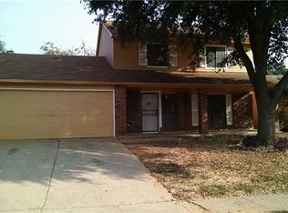 7801 Castillo Rd, Fort Worth, TX 76112