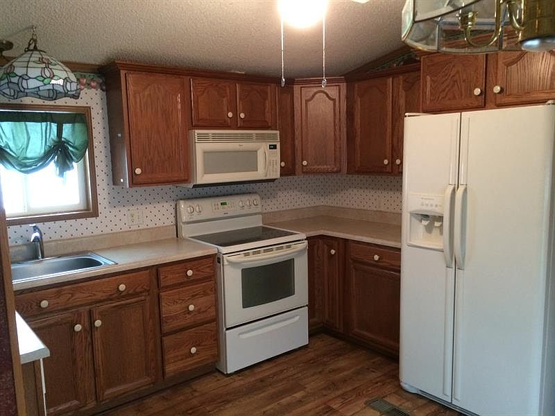 2nd image of 2725 E Park Ln