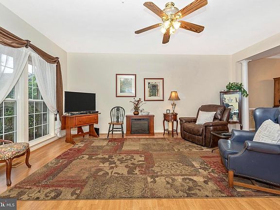 4th image of 9435 Birchwood Ln