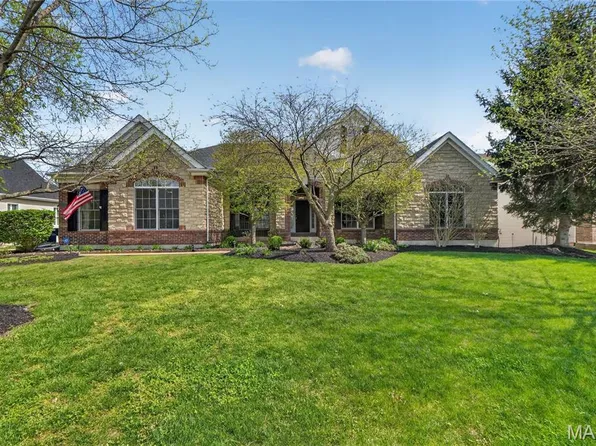 412 Marine Terrace Dr, Saint Louis, MO 63146