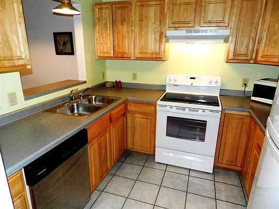 4th image of 102 Prairie Heights Dr APT 110