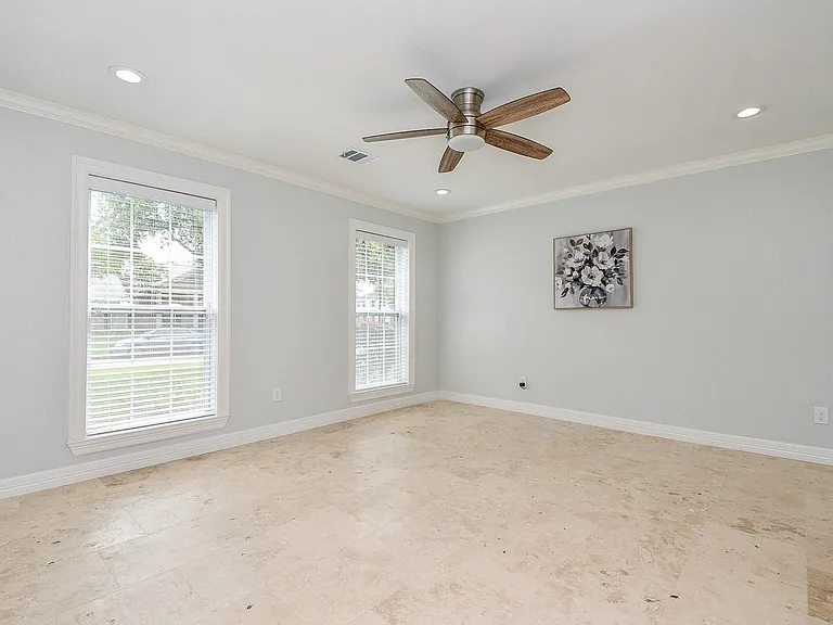 707 Thistlewood Dr — Photo 14