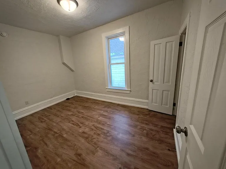 1114 Cumming Ave — Photo 8