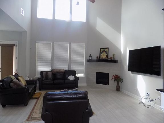 3rd image of 136 Gennaker Dr