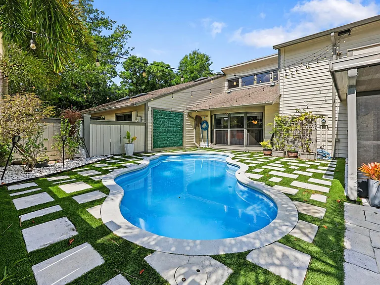 13400 Bedford Mews Ct — Photo 34