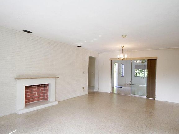 5th image of 8695 SE Janice Dr