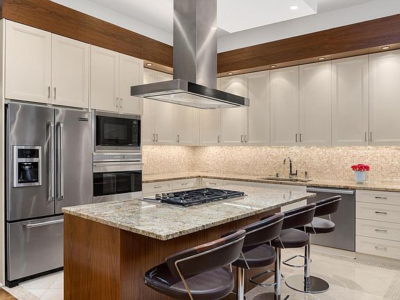 4th image of 312 W 107th St