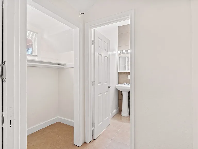 514 W Macarthur Blvd #3 — Photo 11