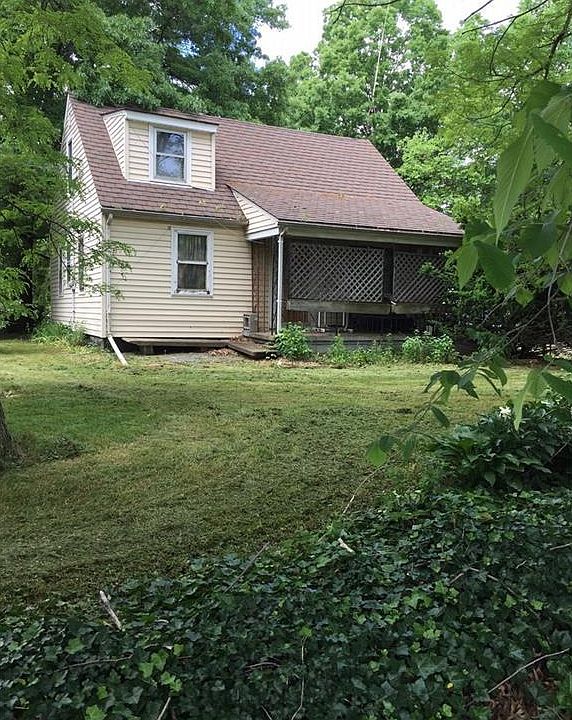 2nd image of 3096 E River Rd