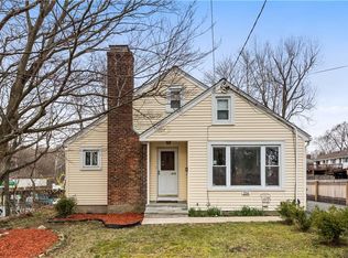 216 Boltis St, Mount Kisco, NY 10549