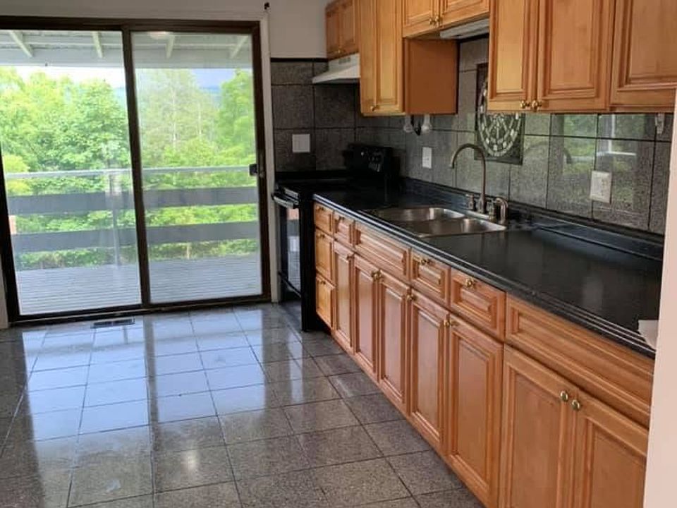 1st image of 225 Coddington Rd #A
