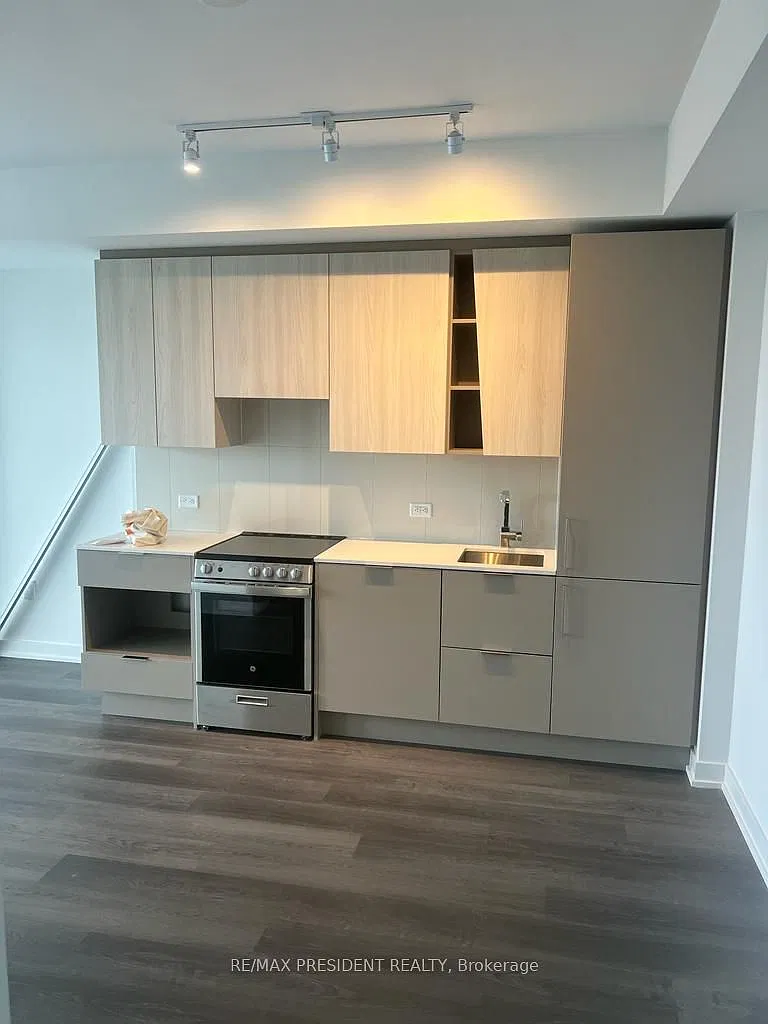 2 bed, $2,400 — Photo 4