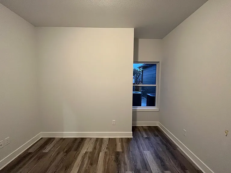 5633 N Meridian Ave — Photo 20