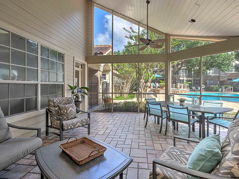 Clubhouse Screened Patio