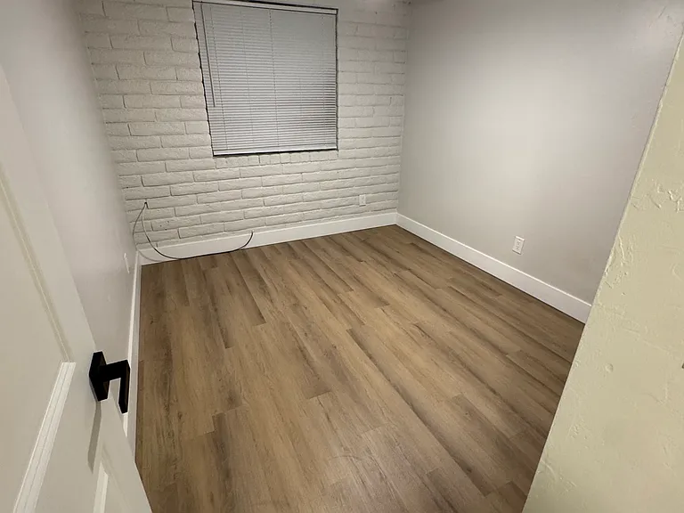 569 Campbell St #D — Photo 10