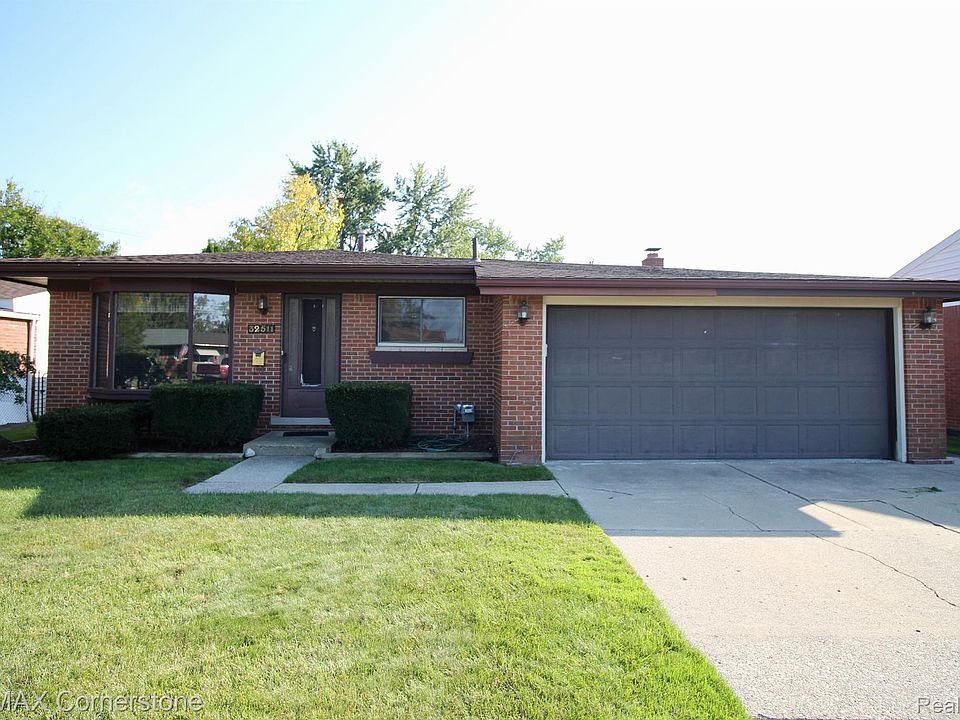 1st image of 32511 Fernwood St