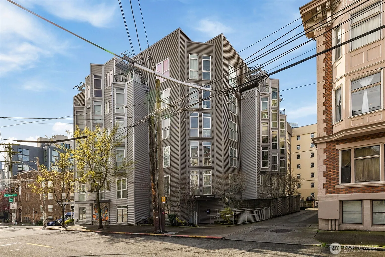 103 Bellevue Avenue E #302 photo 1