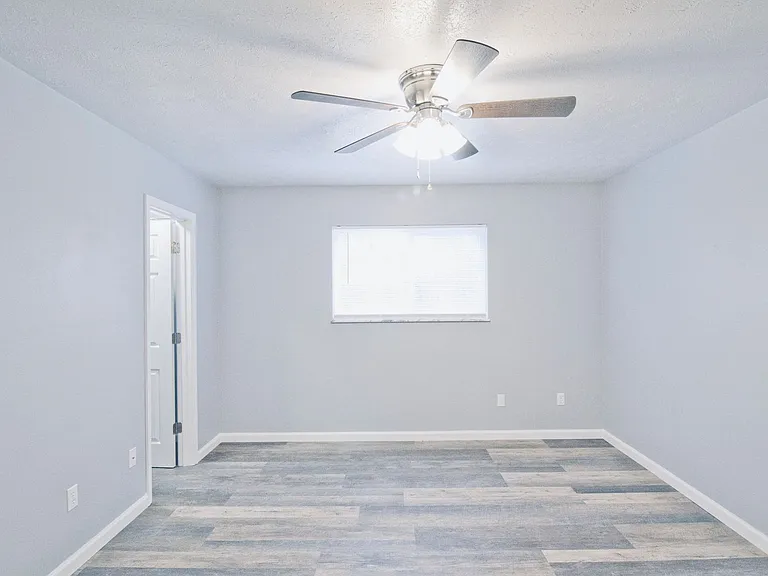 79 Devon Ct — Photo 6
