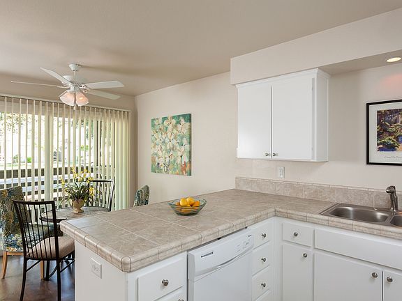 5th image of 2780 Pillsbury Rd #207