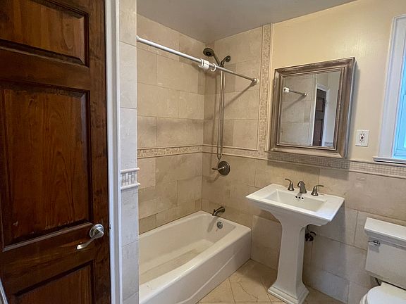 5th image of 3137 Waterbury Ave Floor 1