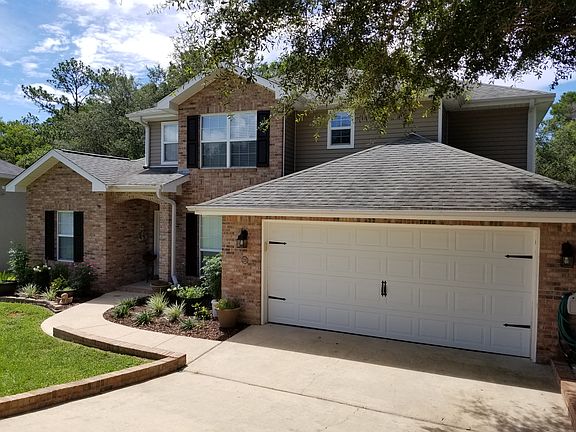 2nd image of 215 Gracie Ln