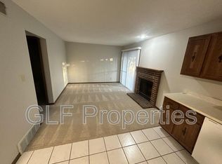 5820 S 52nd St APT 3, Lincoln, NE 68516