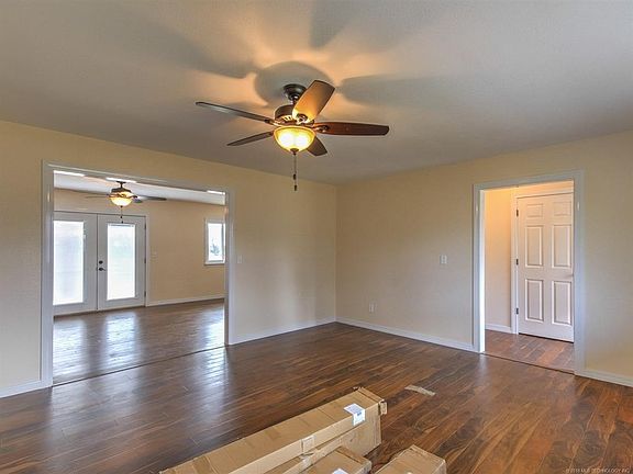 5th image of 801 S Hughes Ave