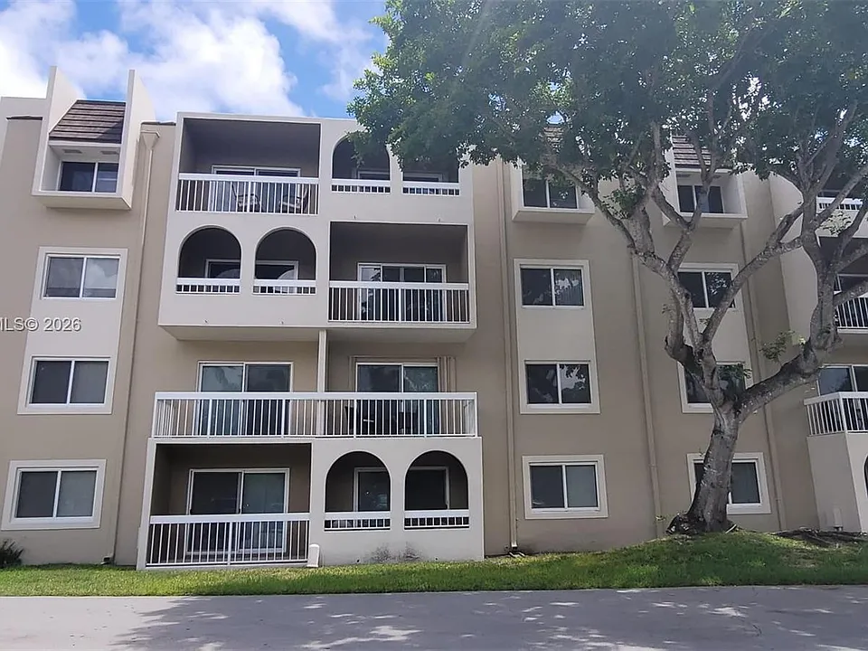 7705 Camino Real #B215