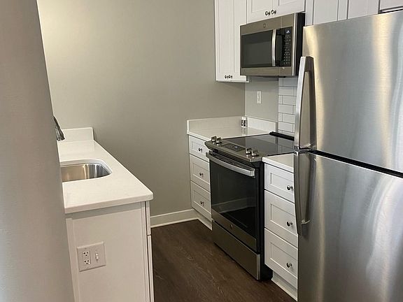 2nd image of 115 W Tazewell St #2B