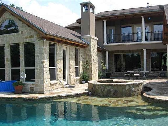 4th image of 2305 Canyon Springs Dr