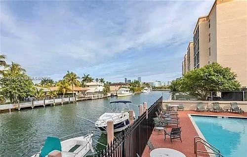 2903 N Miami Beach Blvd #906 Photo 1