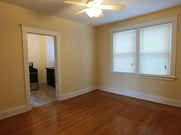 4th image of 460 Lloyd Pl APT 3