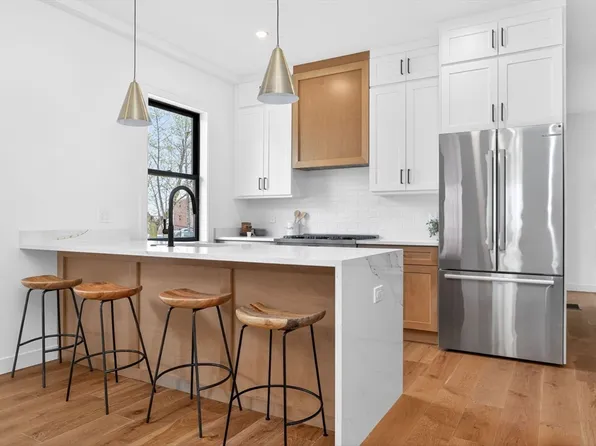 14 Hamlet St #A, Somerville, MA 02143