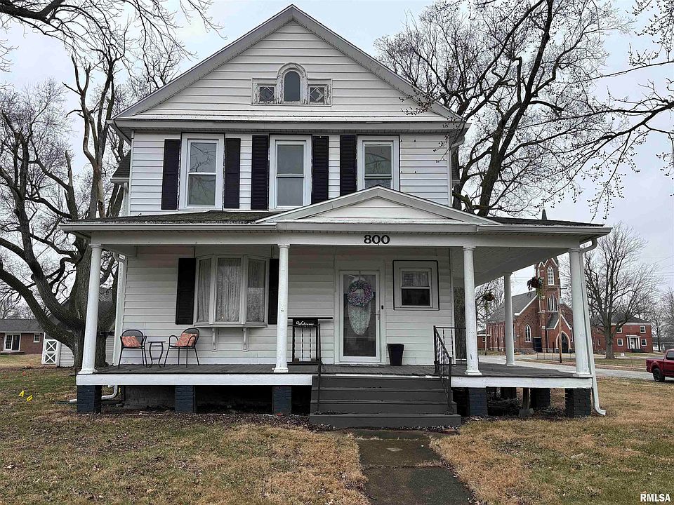 1st image of 800 SE 5th St