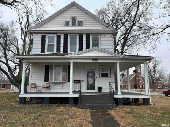 800 SE 5th St, Morrisonville, IL 62546