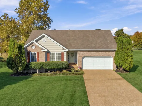 2942 Mercer Ln, Thompsons Station, TN 37179
