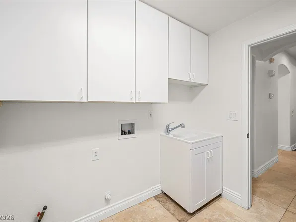 1301 Pine Leaf Dr, Las Vegas, NV 89144