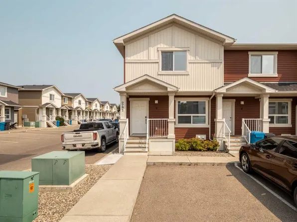 241 SW Silkstone Rd W #9, Lethbridge, AB T1J 4J9