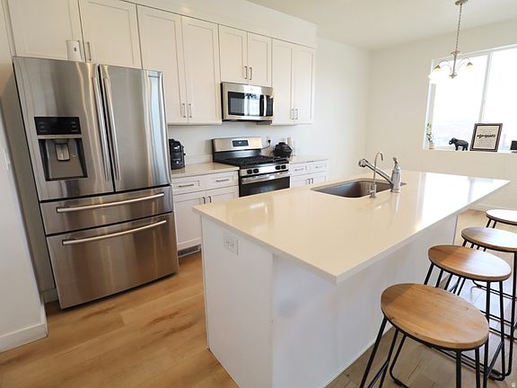 4th image of 8240 W Cascade View Way