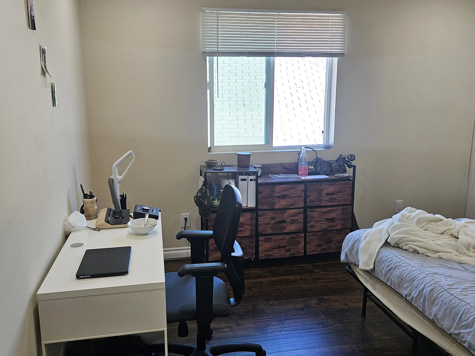 5 bed, 1750 sqft, $1,300 — Photo 3