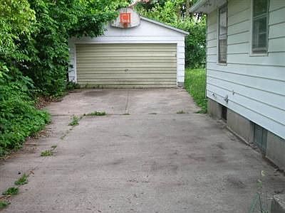 2nd image of 426 Pleasant Ave
